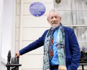 Laurence Olivier Honored With Blue Plaque Unveiled by Ian McKellen