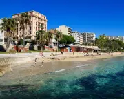 Le Mourillon: Toulon's Beach Quarter Offers Sunshine and Local Charm