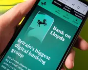 Lloyds customers hit by IT glitch, unable to make payments for hours