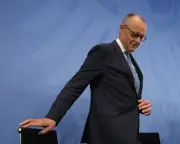Merz Plans to Raise Germany Retirement Age to 70 in Pension Reforms