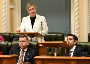 Qld govt admits vulnerable children slept on office floors