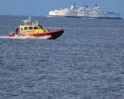 Sinking Boat Near Vancouver Prompts Coast Guard Rescue Operation