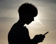 Social Media Alternatives for Under-16s: Experts Weigh In on UK Ban