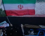 Trump Claims Toll-Free Hormuz Opening as Iran Deal Nears