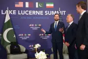 Trump Faces Bipartisan Criticism Over Iran Deal as Vance Hails Peace Talks