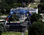 Trump Suggests UFC Arena at White House Could Stay Permanently
