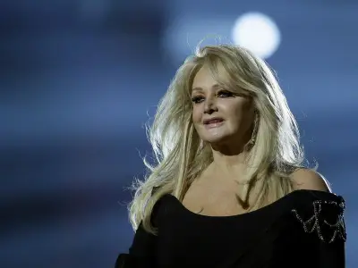Bonnie Tyler Dies at 75 After Emergency Surgery Complications