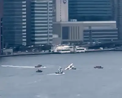 Seaplane Makes Emergency Landing in New York City's East River