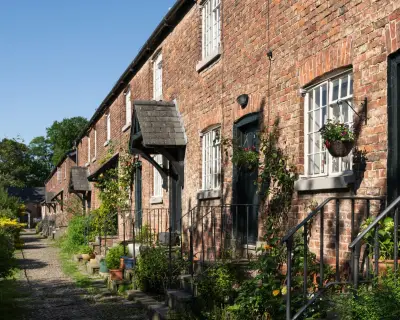 UK House Prices Stall for Second Month Amid Summer Slump Warning