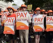BMA Union May Cut Jobs Amid Financial Crisis