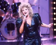 Bonnie Tyler, Singer of Total Eclipse of the Heart, Dies at 75