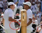 De Minaur Wilts in Fourth Round Wimbledon Defeat to Cobolli