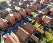 Stock Markets Slip as Oil Prices Rise Amid UK House Price Concerns