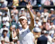 Swiatek Overcomes Tears and Fears to Dominate Pliskova at Wimbledon